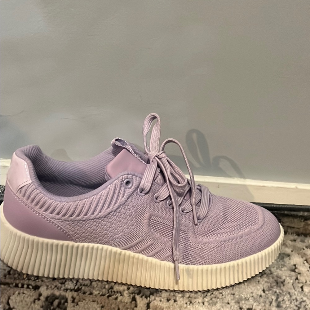 Purple Low-Top Sneakers with Suede Finish and Platform Sole - Picture 2 of 8